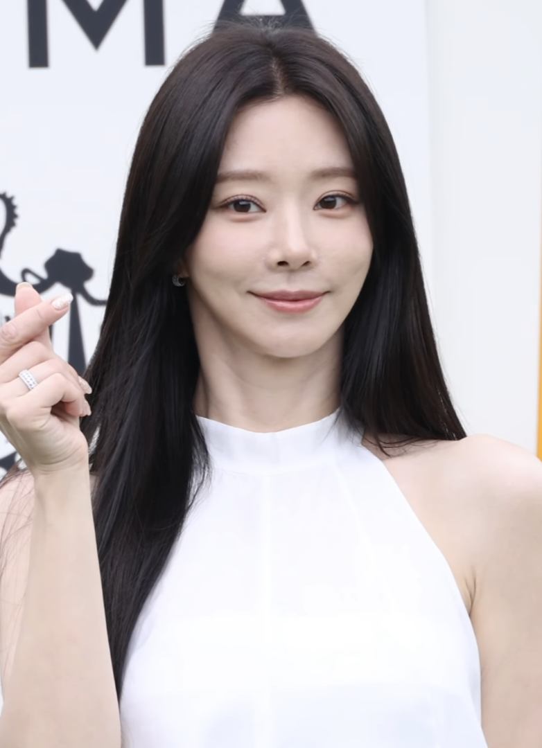 이주빈