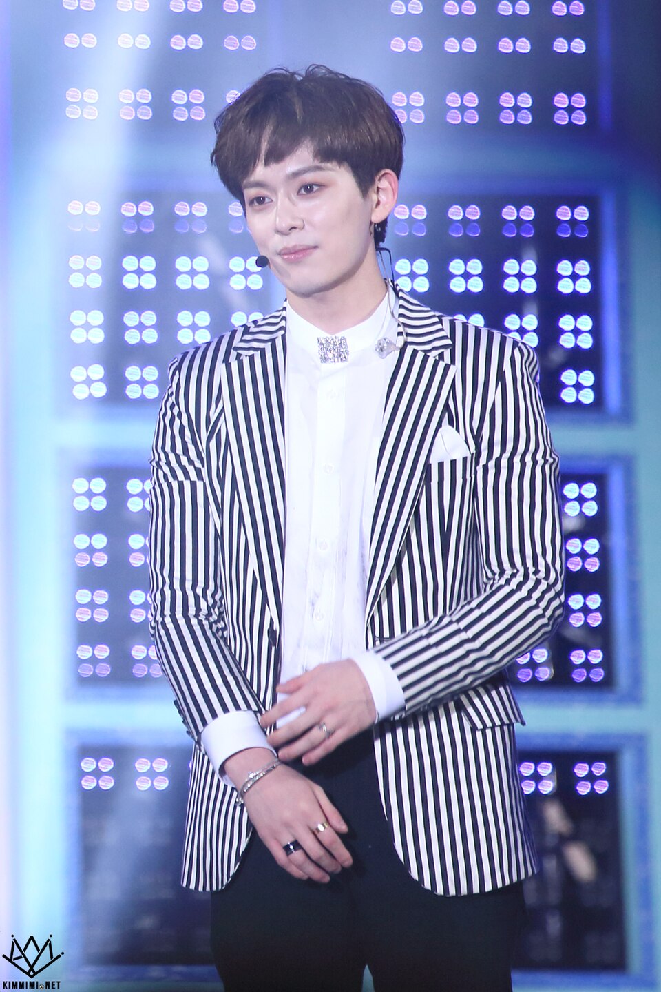 동현