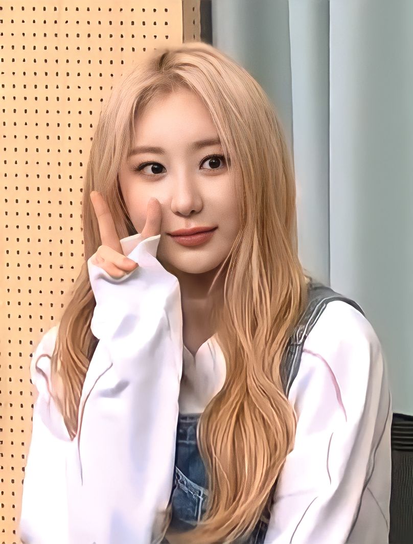 이채연