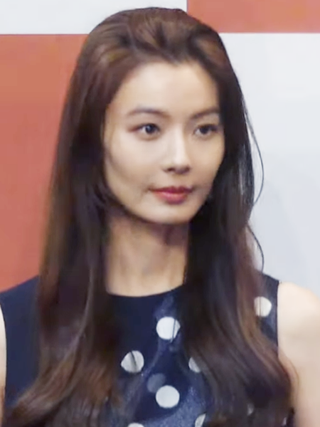 윤소이