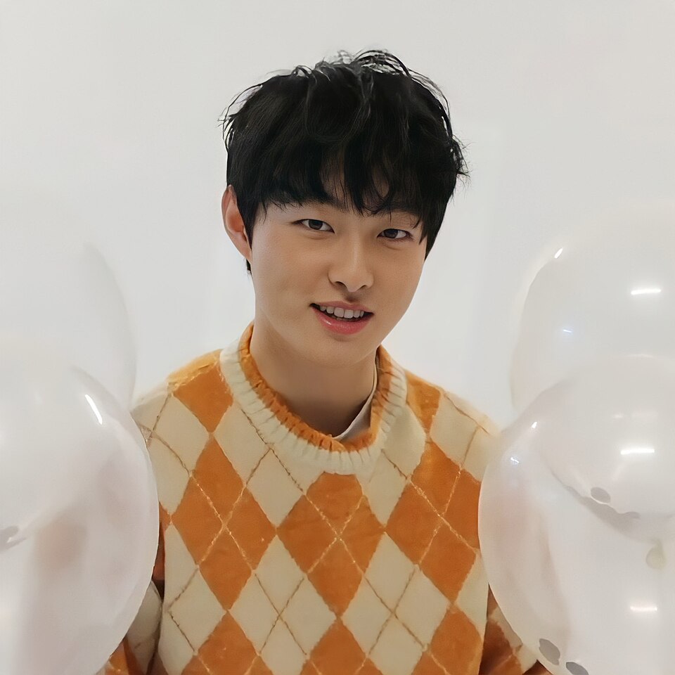윤찬영