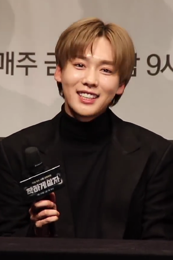 김진우