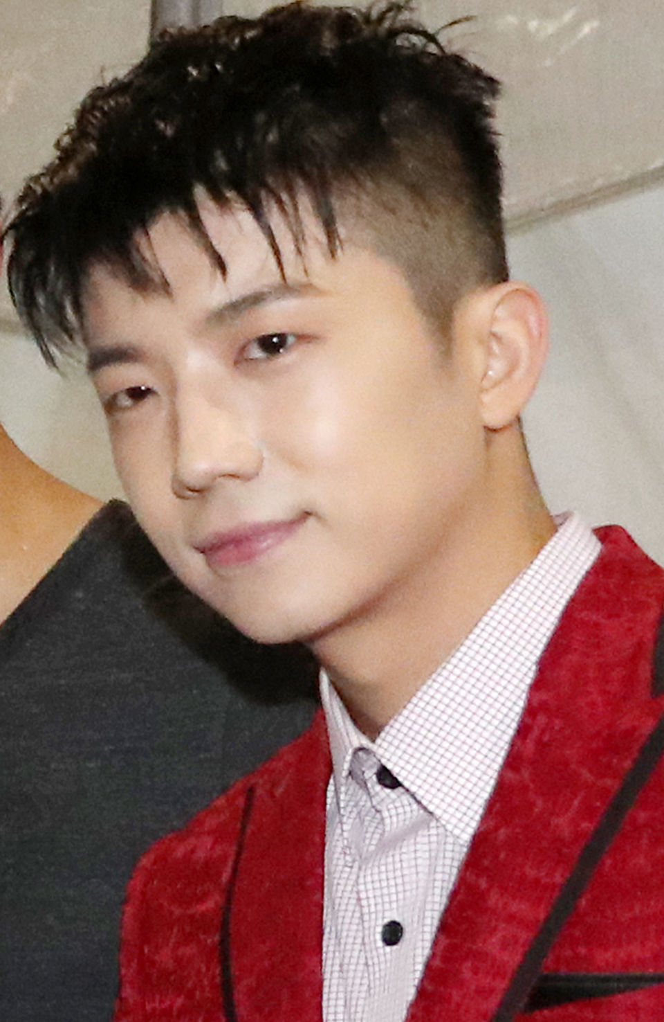 우영