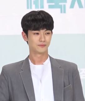 안우연