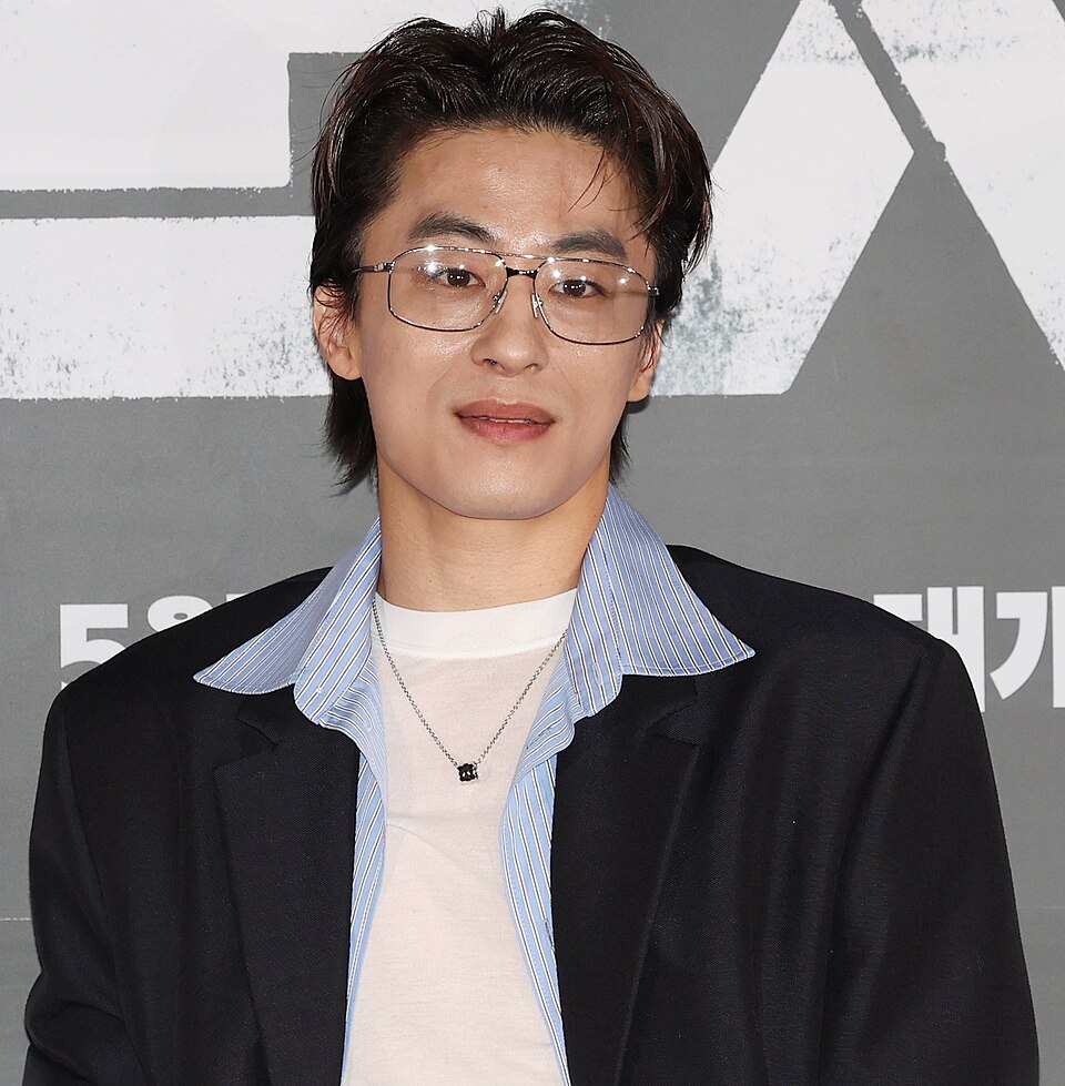 구교환