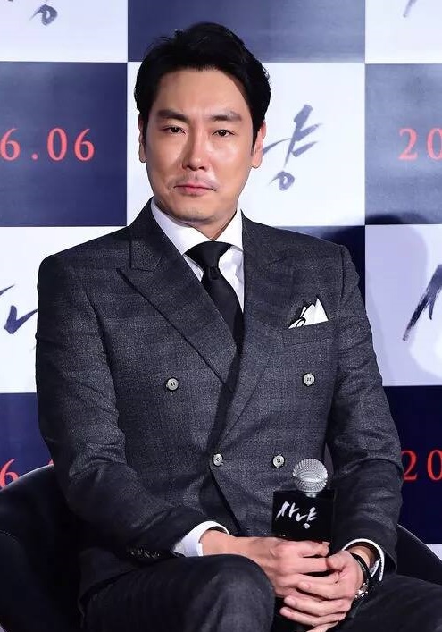 조진웅